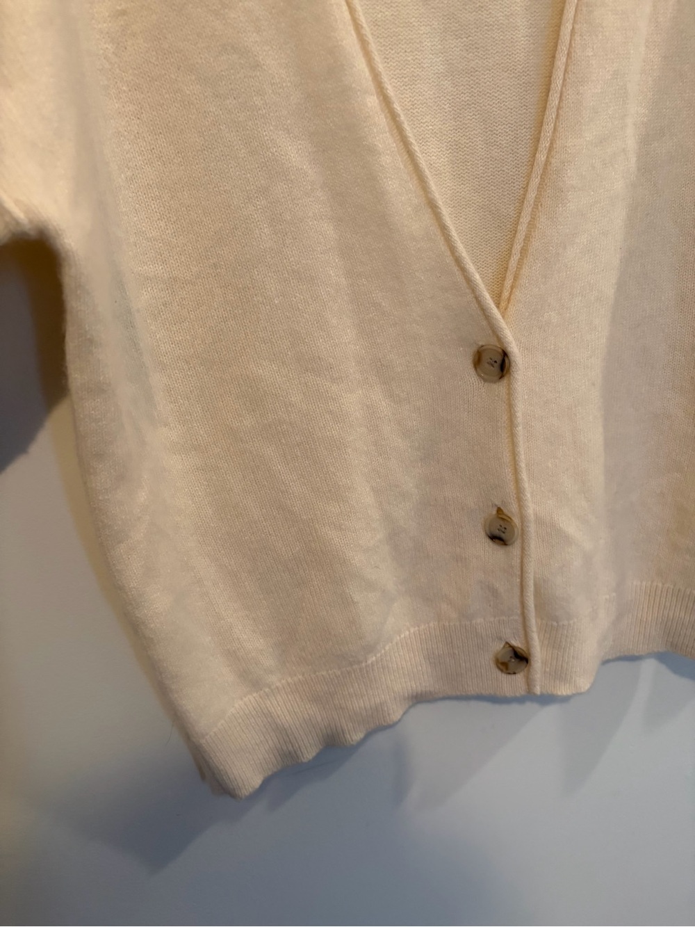 Aritzia 100% Cashmere Deep V-Neck Cardigan - S - Picture 8 of 13